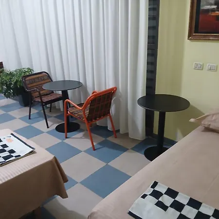 Bed & Breakfast Roland Palaj House